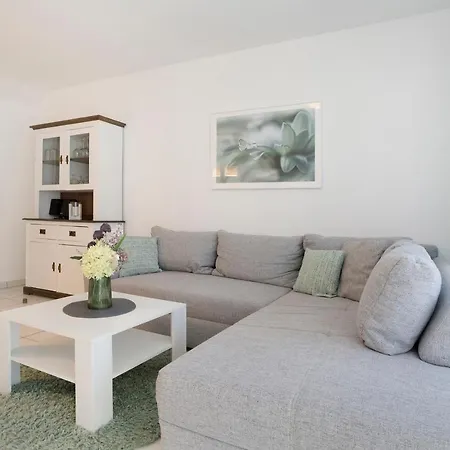 Holiday home Ferienwohnpark Amselweg Amselnest Kellenhusen